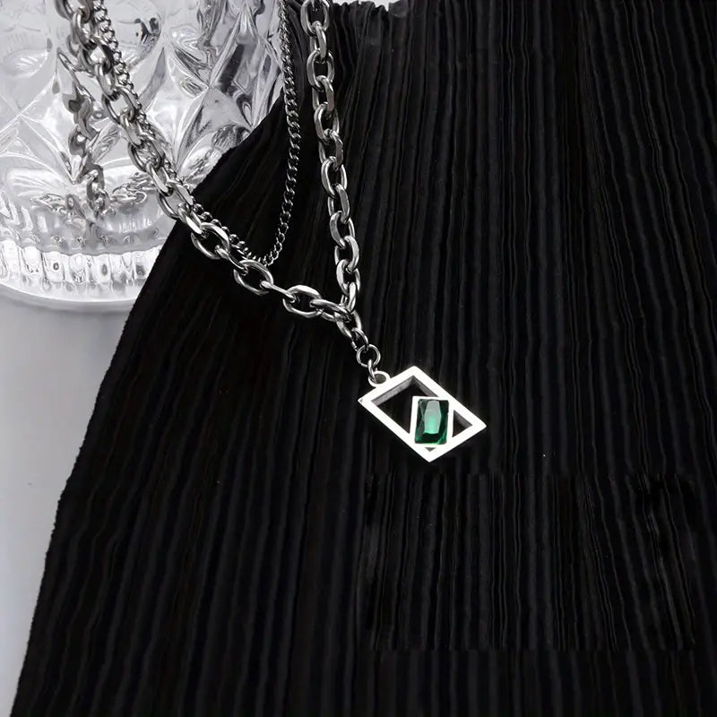 Colar Masculino em Camadas Quadro Verde Aço Prata