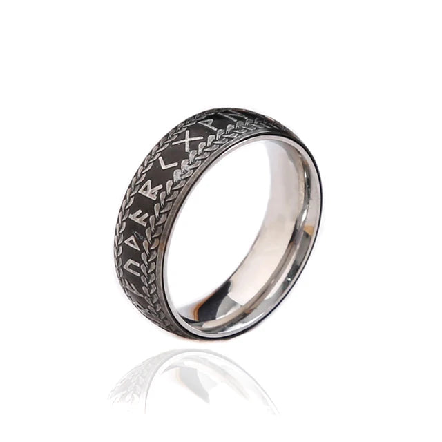 Anel Masculino Viking com Runas Nórdicas Prata Fundo branco