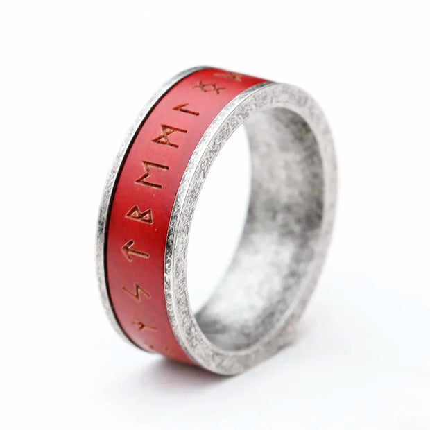 Anel Masculino Viking de Runas Vermelhas Aço Prata com fundo branco
