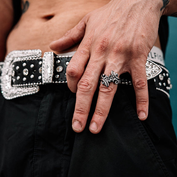 Anel Saintbound - Entre a Santidade e Pecado