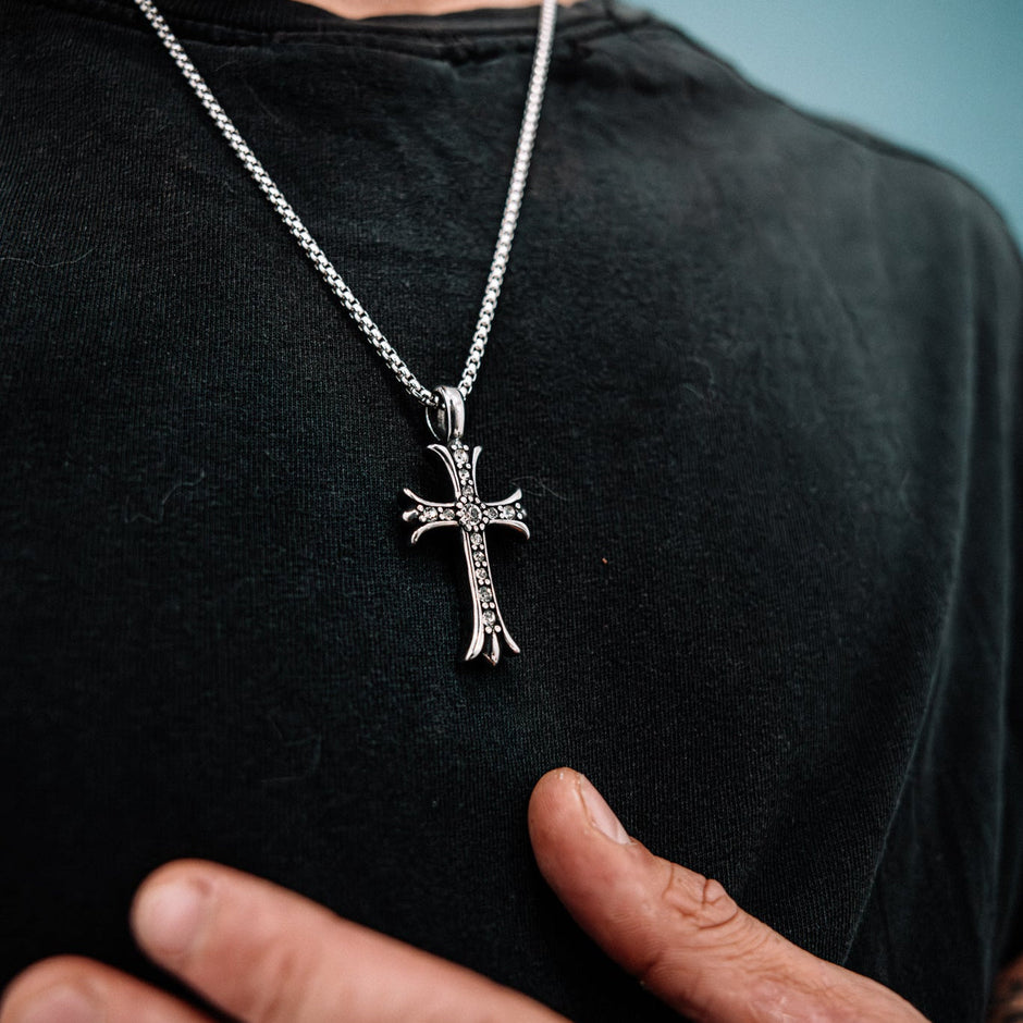 Colar Luminal Crux - Fogo na Escuridão