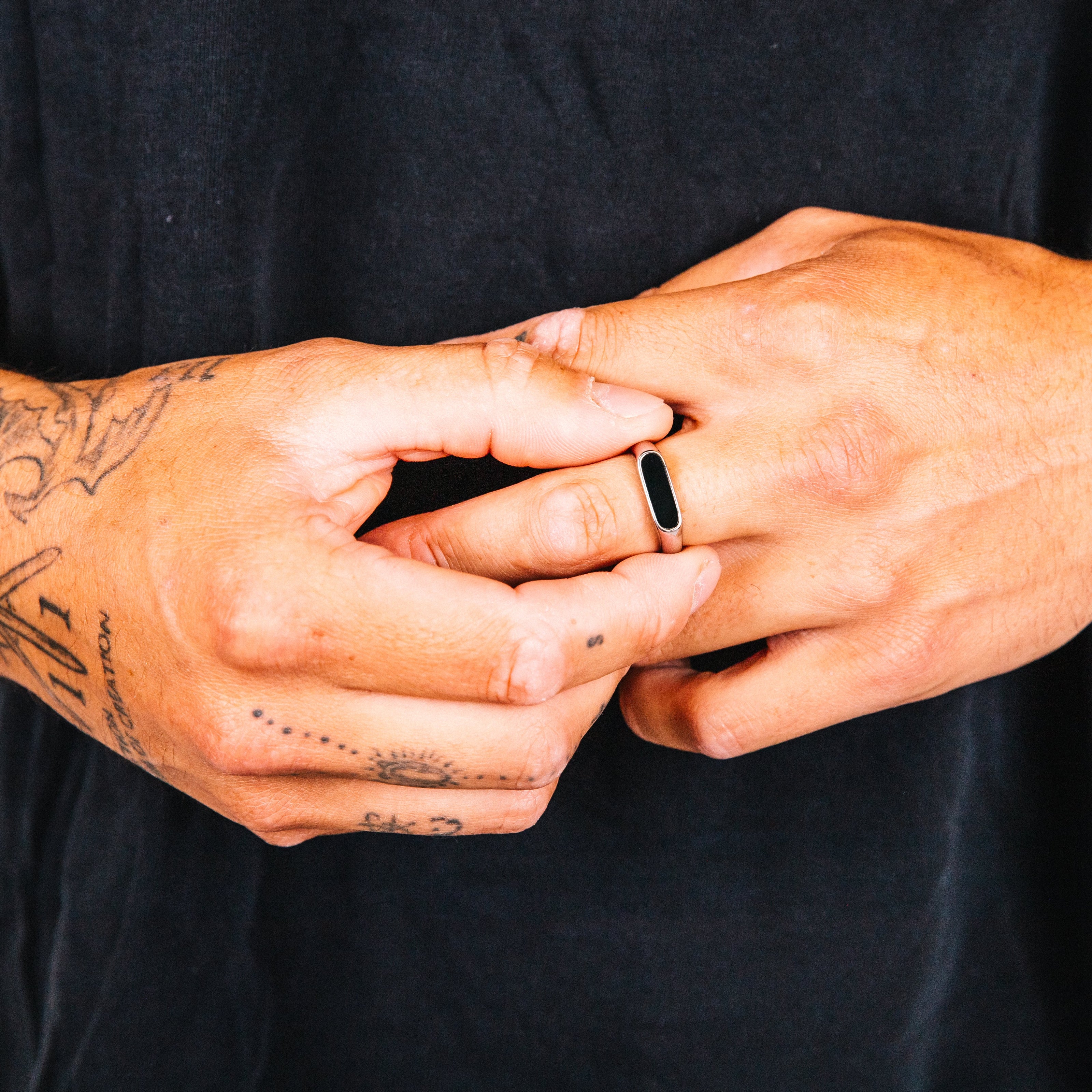 Anel Masculino Lápide Preta