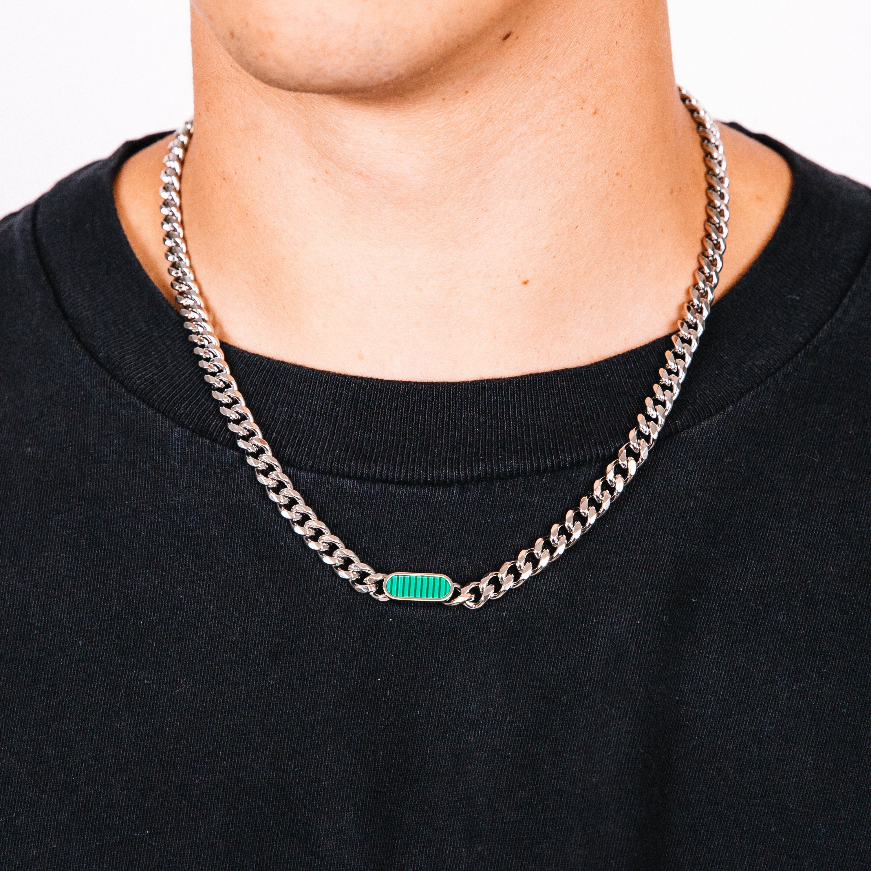 Corrente Masculina Riot de Esmeralda