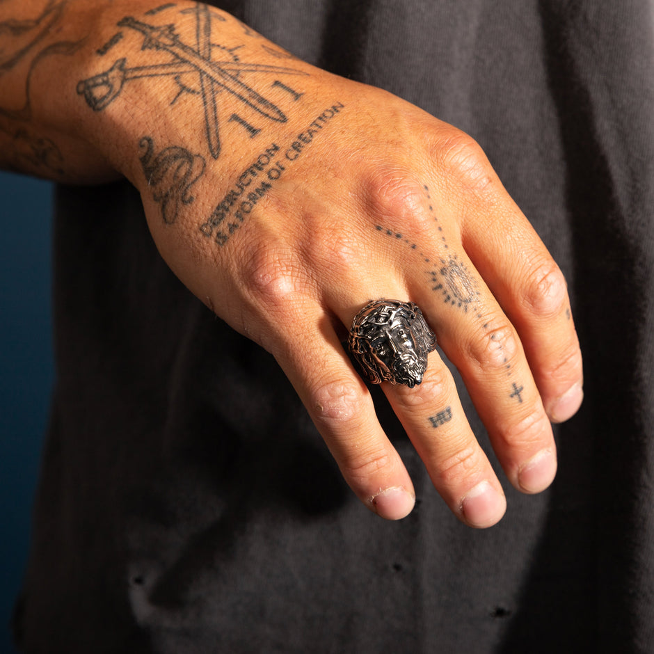 Anel Crown of Thorns - Sacrifício e Legado