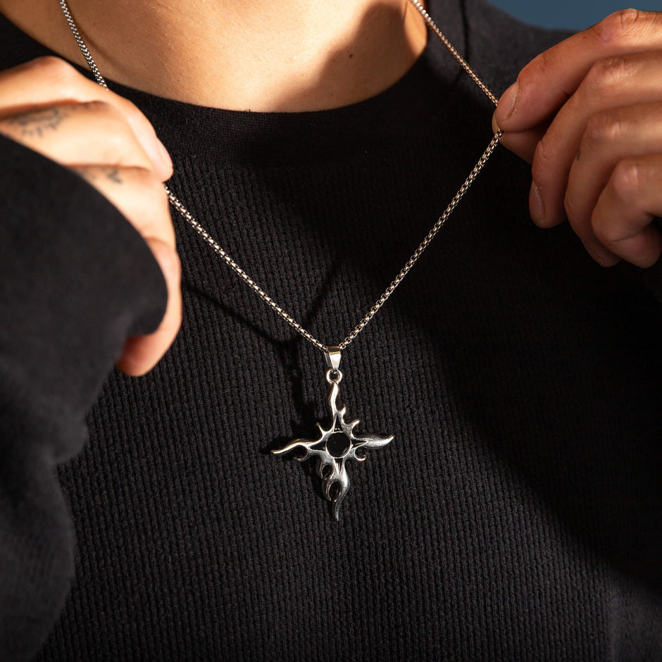 Colar Blackhole Sun - A Absorção Silenciosa