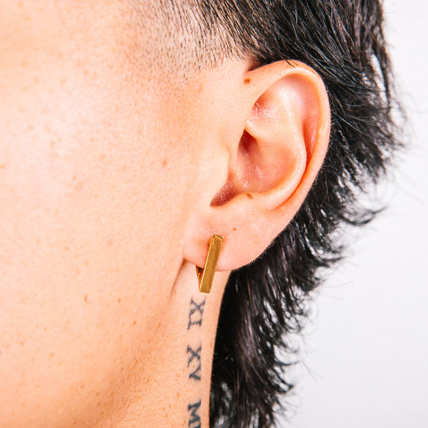 Brinco Masculino Strike (Ouro)