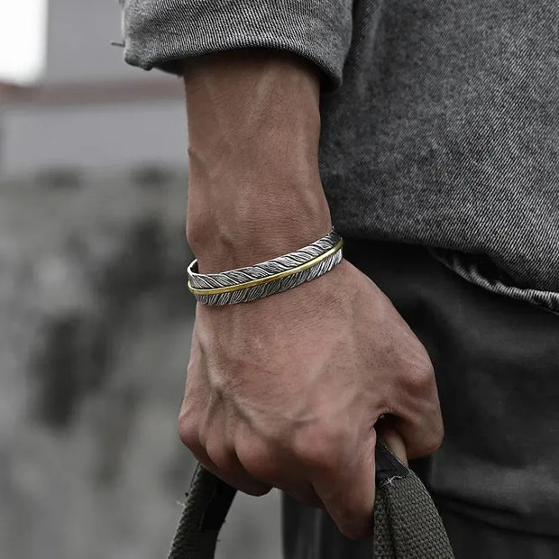 Bracelete Punho de Asas