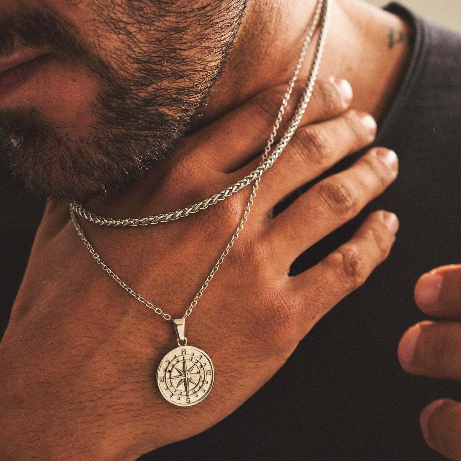 Colar Masculino em Camadas Pingente Bússola 2 peças - Aço Prata